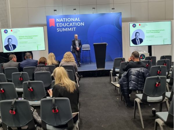 National Education Summit Melbourne Strategic Planning for Schools By Peter Buckingham